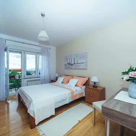 Apartman Niva Apartment *